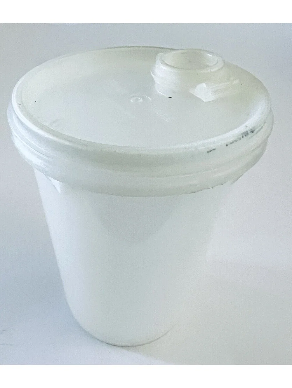 VTG Tupperware Handolier Container 321-1 White Canister w/ Seal #222